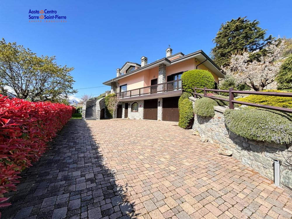 Villa plurilocale in vendita a Aosta - Villa plurilocale in vendita a Aosta
