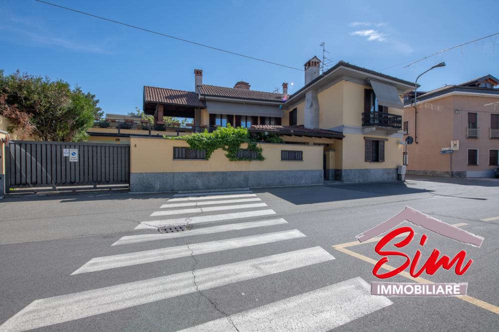 villa indipendente in vendita a Casaleggio Novara