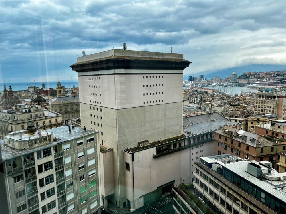 Parcheggio doppio plurilocale in affitto a genova - Parcheggio doppio plurilocale in affitto a genova