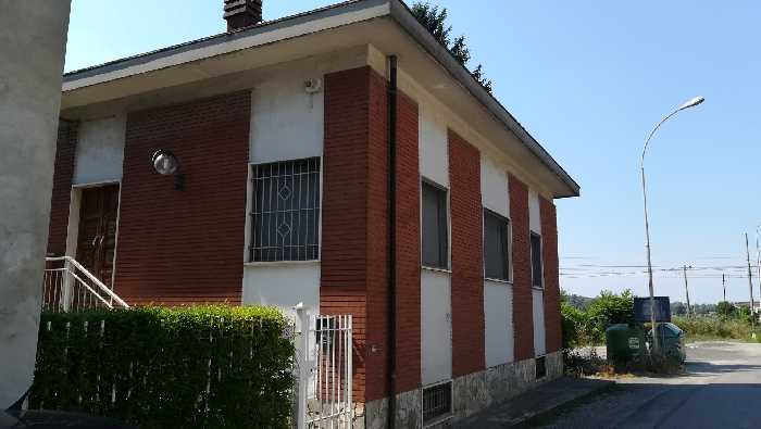 Casa plurilocale in vendita a Casteggio - Casa plurilocale in vendita a Casteggio