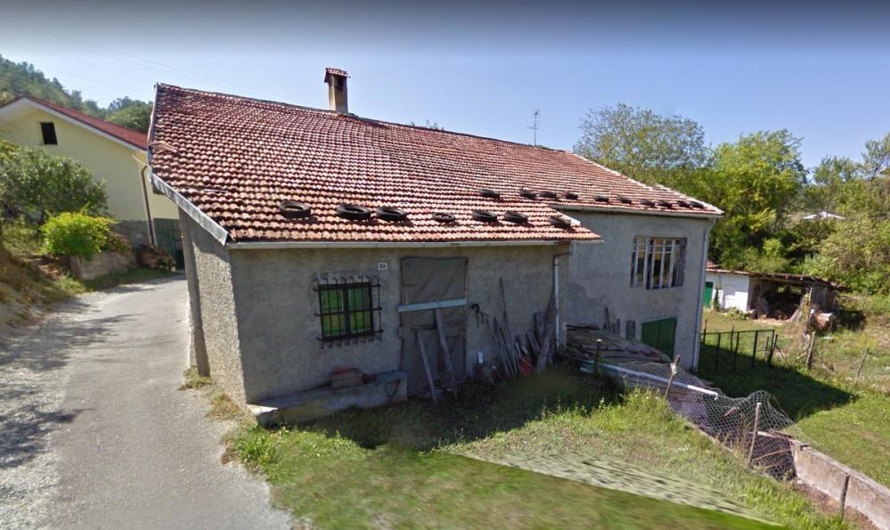 Stabile intero quadrilocale in vendita a mioglia - Stabile intero quadrilocale in vendita a mioglia
