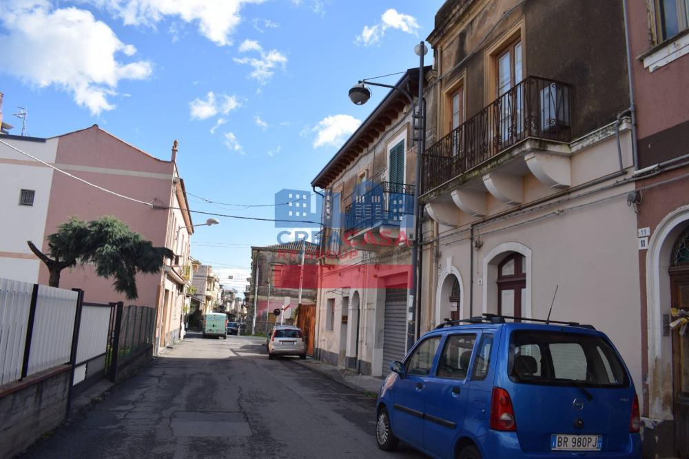 Appartamento plurilocale in vendita a Fiumefreddo di Sicilia - Appartamento plurilocale in vendita a Fiumefreddo di Sicilia