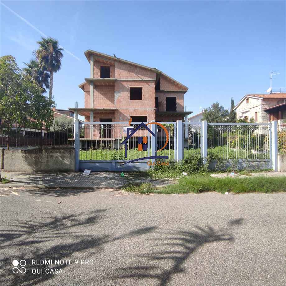 Villa indipendente plurilocale in vendita a Corigliano-Rossano - Villa indipendente plurilocale in vendita a Corigliano-Rossano