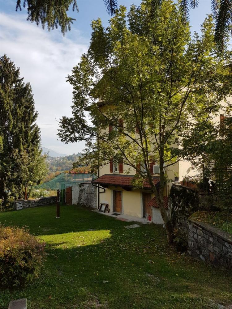 Villa indipendente plurilocale in vendita a alta-valle-intelvi - Villa indipendente plurilocale in vendita a alta-valle-intelvi