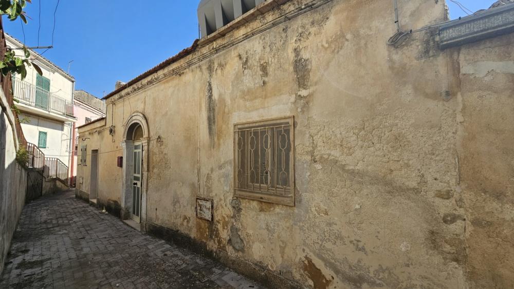 casa indipendente in vendita a Modica in zona Modica Bassa