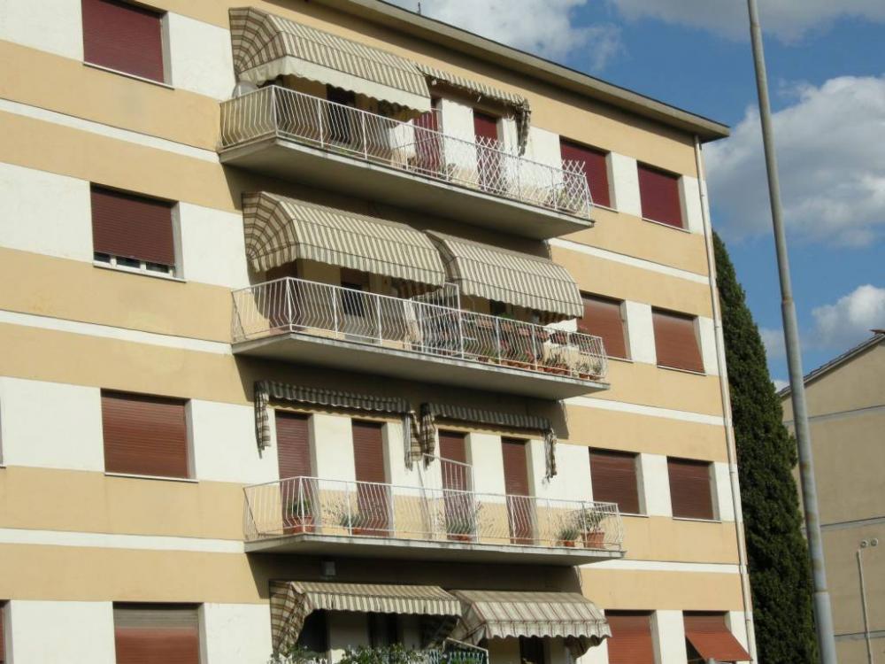 Appartamento plurilocale in vendita a Pistoia - Appartamento plurilocale in vendita a Pistoia