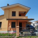 Casa quadrilocale in vendita a novi-di-modena