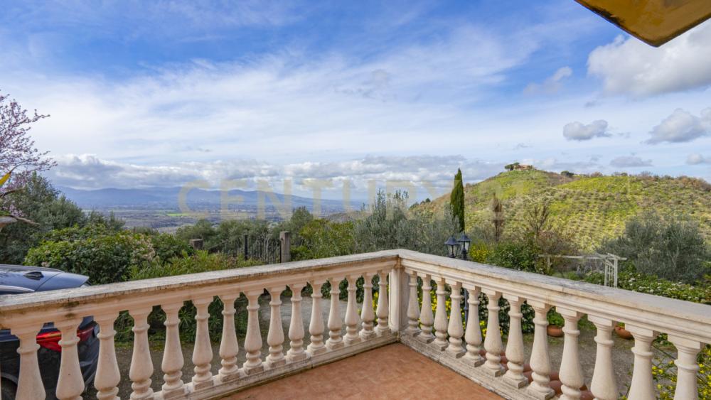 Villa indipendente plurilocale in vendita a poli - Villa indipendente plurilocale in vendita a poli