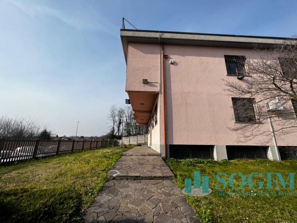 Ufficio in affitto a Vertemate con Minoprio - Ufficio in affitto a Vertemate con Minoprio
