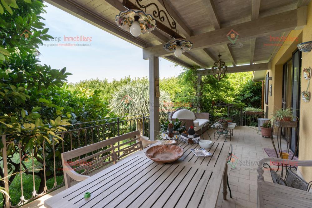 casa indipendente in vendita a Siracusa in zona Belvedere