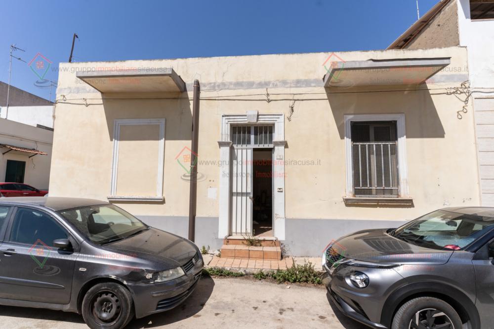 Villa indipendente plurilocale in vendita a siracusa - Villa indipendente plurilocale in vendita a siracusa