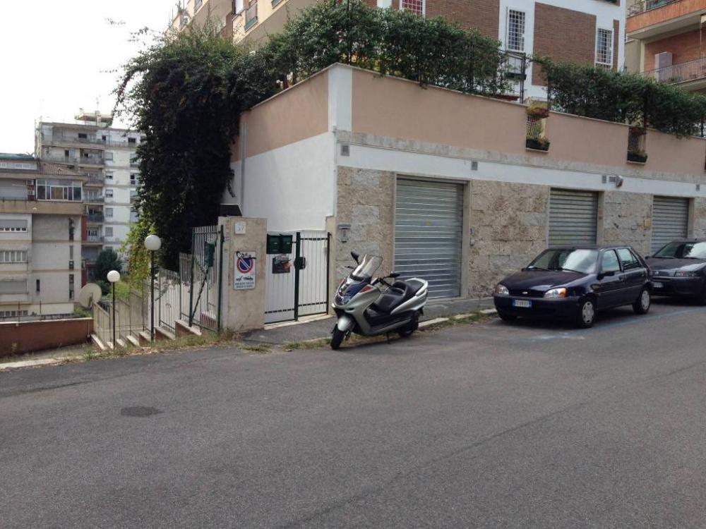 Negozio quadrilocale in vendita a Roma - Negozio quadrilocale in vendita a Roma