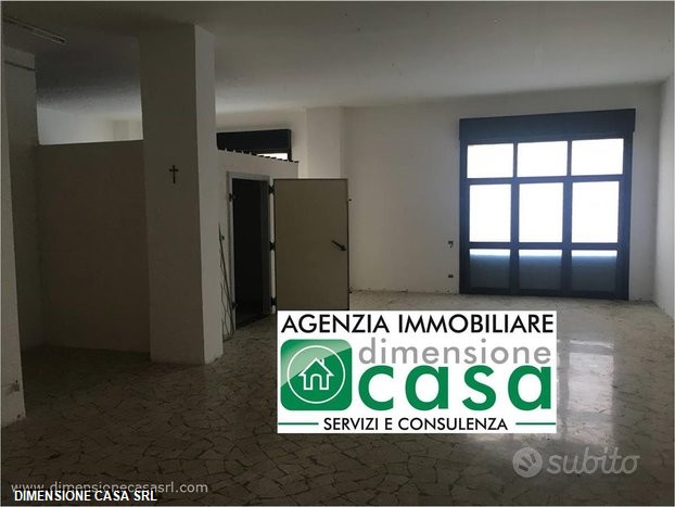 Negozio bilocale in affitto a Caltanissetta - Negozio bilocale in affitto a Caltanissetta