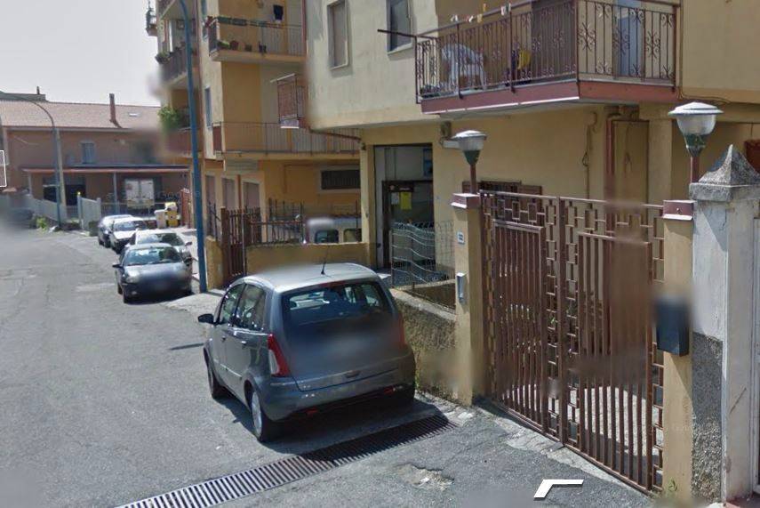 Negozio monolocale in affitto a Lamezia Terme - Negozio monolocale in affitto a Lamezia Terme
