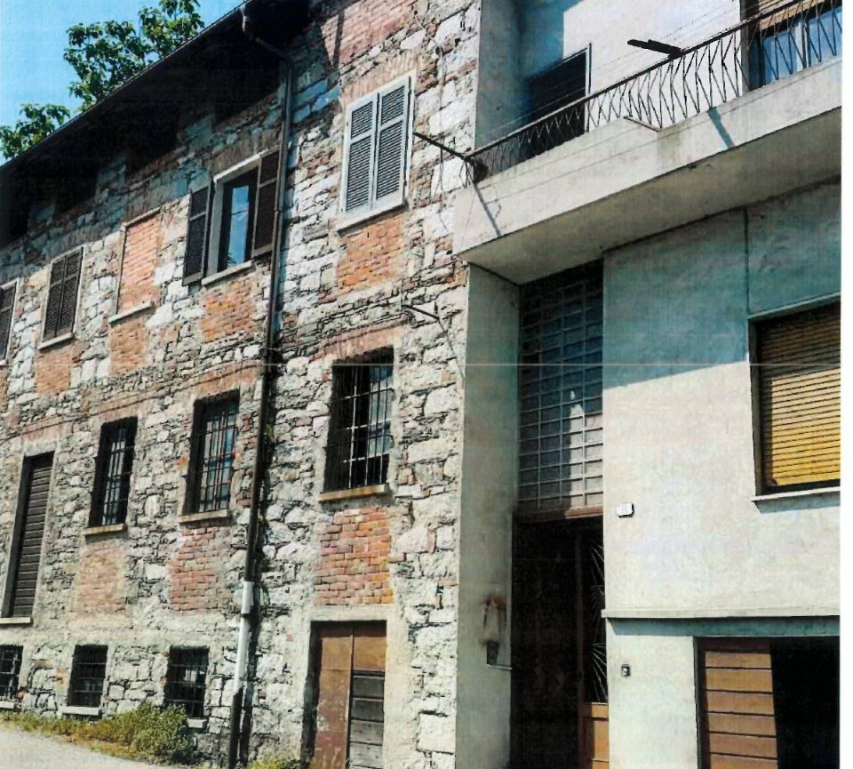 Casa plurilocale in vendita a pogno - Casa plurilocale in vendita a pogno