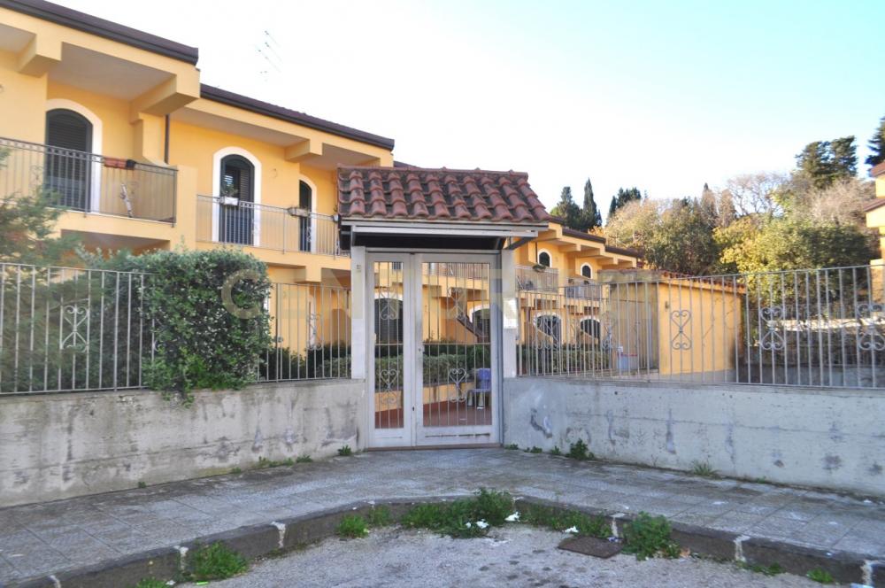 Villa indipendente plurilocale in vendita a tremestieri-etneo - Villa indipendente plurilocale in vendita a tremestieri-etneo