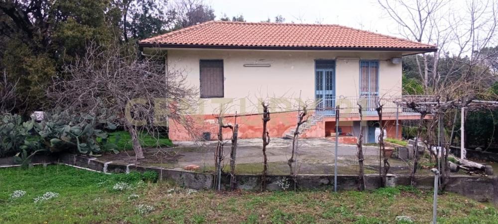 Villa indipendente trilocale in vendita a zafferana-etnea - Villa indipendente trilocale in vendita a zafferana-etnea