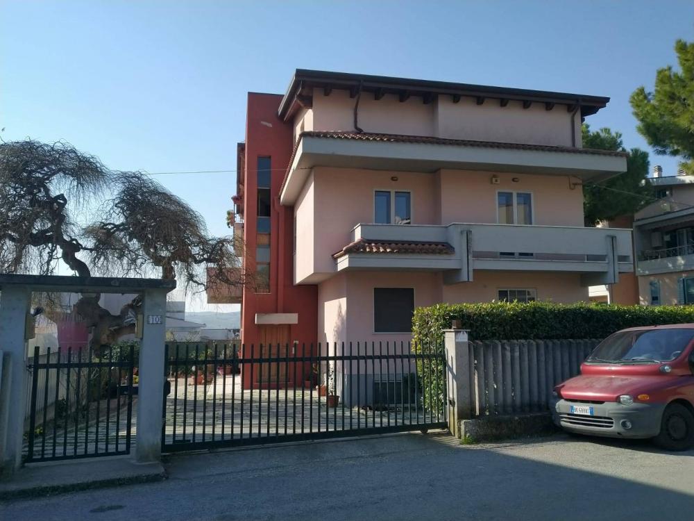Appartamento plurilocale in vendita a Giulianova - Appartamento plurilocale in vendita a Giulianova