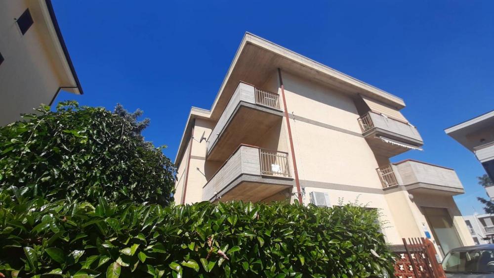 Appartamento plurilocale in vendita a Mosciano Sant'Angelo - Appartamento plurilocale in vendita a Mosciano Sant'Angelo