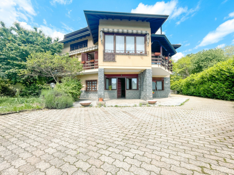 villa in vendita a Borgomanero