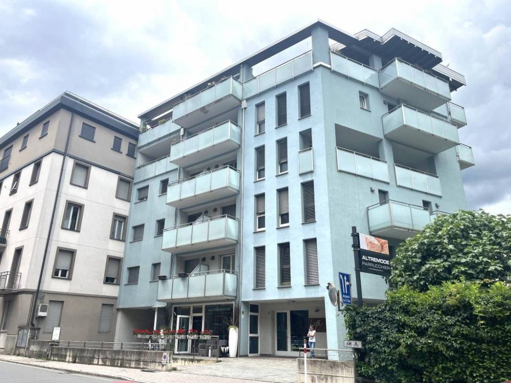 fabfba4d9e5e5cbd1fc343795d57896b - Appartamento quadrilocale in vendita a Sondrio