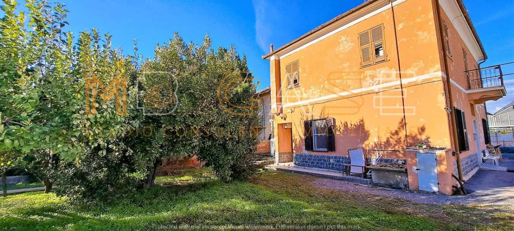 casa in vendita a Albenga