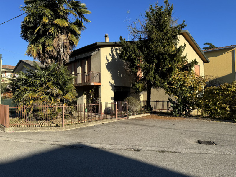 casa indipendente in vendita a Cadoneghe in zona Mejaniga