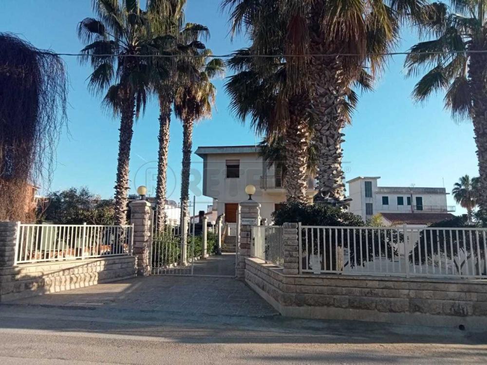 villa indipendente in vendita a Menfi