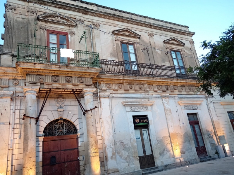 locale commerciale in vendita a Canicattini Bagni