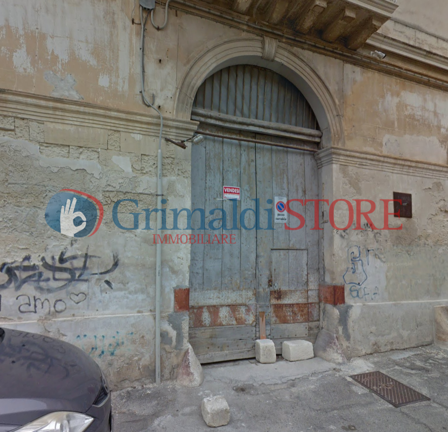 Stabile intero monolocale in vendita a lecce - Stabile intero monolocale in vendita a lecce