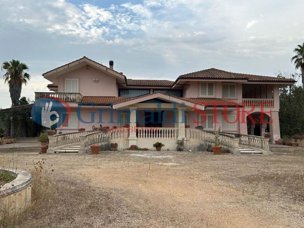 Villa indipendente plurilocale in vendita a parabita - Villa indipendente plurilocale in vendita a parabita