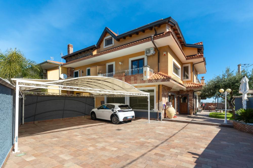 villa indipendente in vendita a San Giovanni la Punta