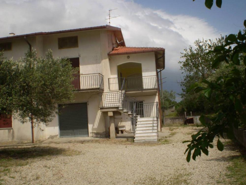 176ff0b22b0d0e719ef59175eb7c9893 - Villa plurilocale in vendita a San Giorgio del Sannio