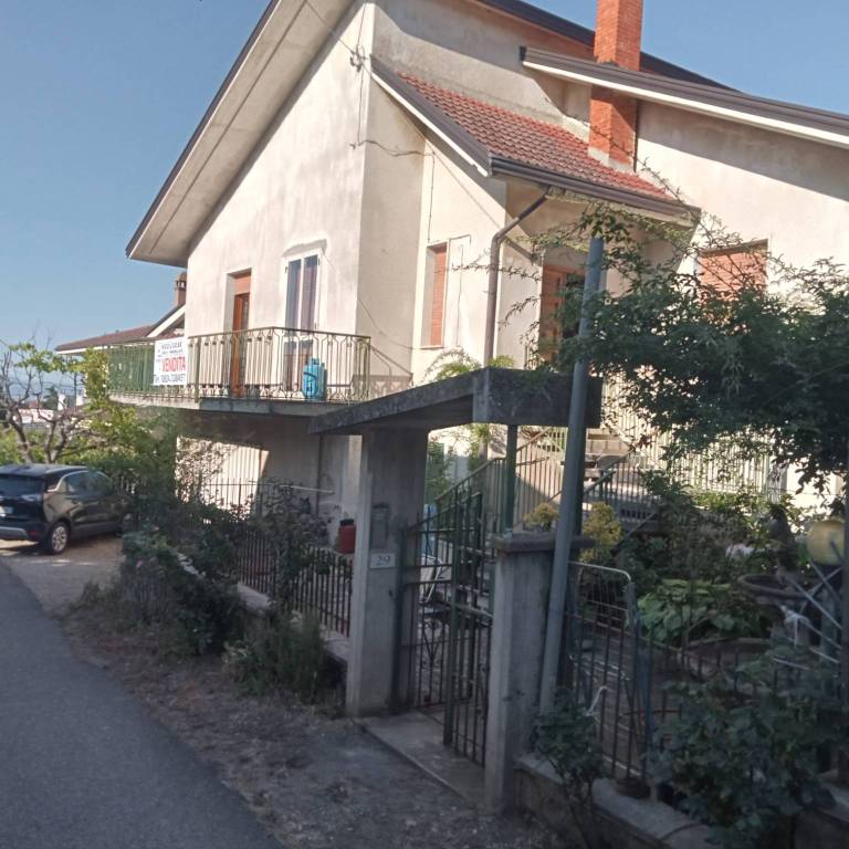7c322feeb3a89c3d324aac3f6fd05af4 - Villa quadrilocale in vendita a San Giorgio del Sannio
