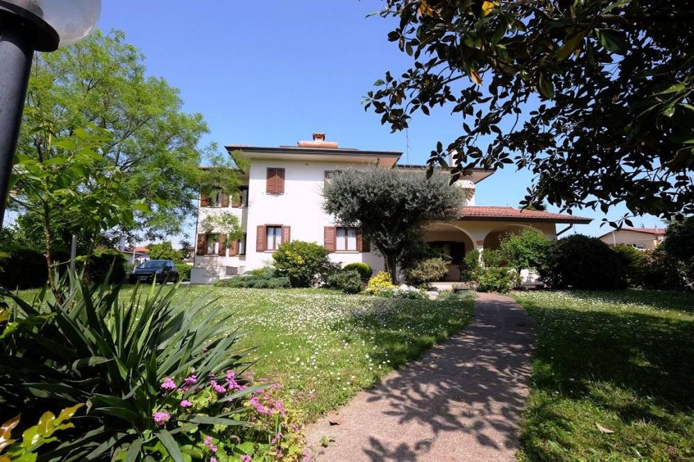 Villa indipendente plurilocale in vendita a Cordenons - Villa indipendente plurilocale in vendita a Cordenons