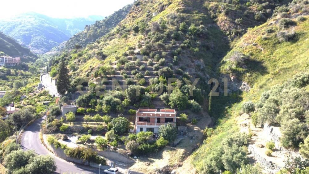 villa indipendente in vendita a Scaletta Zanclea