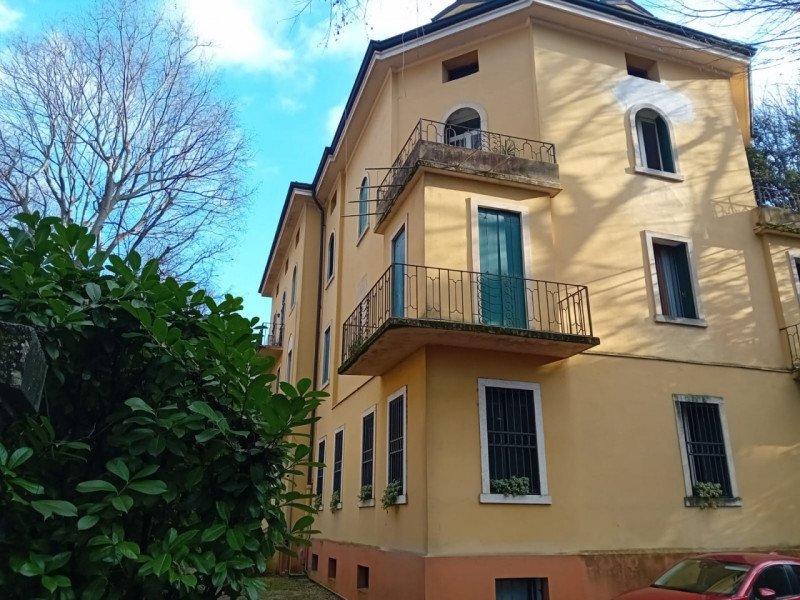 Appartamento quadrilocale in vendita a vicenza - Appartamento quadrilocale in vendita a vicenza