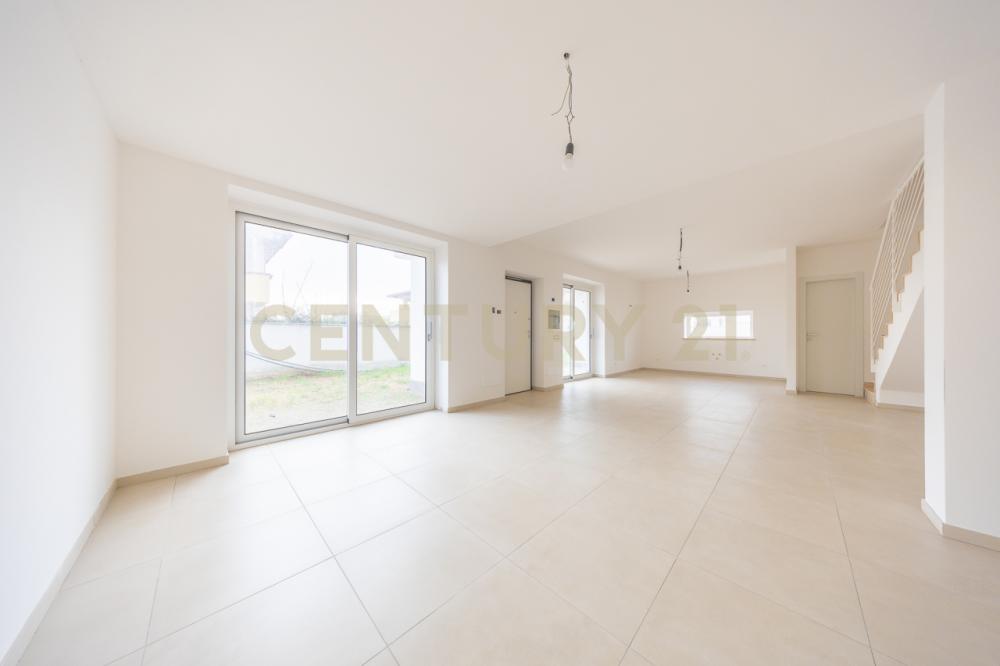 Villa indipendente plurilocale in vendita a anzio - Villa indipendente plurilocale in vendita a anzio