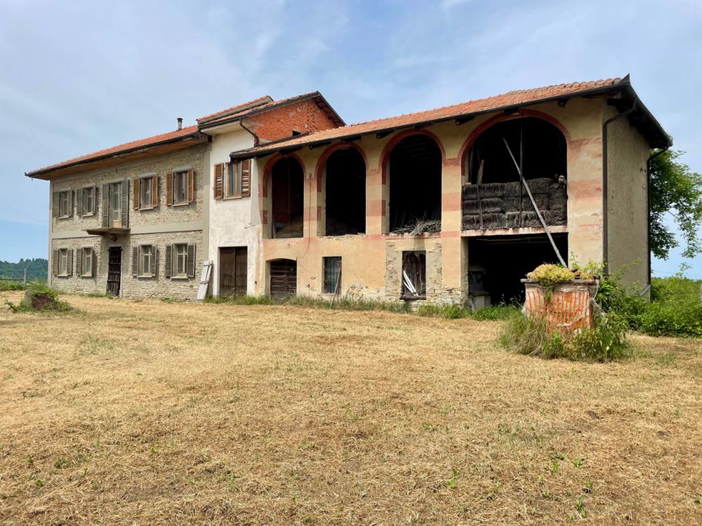 casa indipendente in vendita a Serravalle Langhe in zona Villa