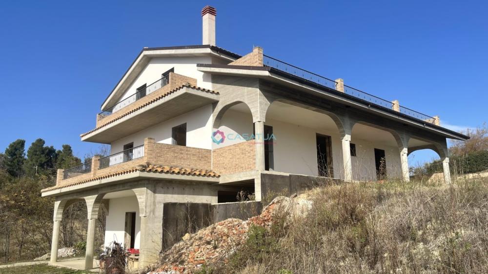 Villa indipendente plurilocale in vendita a spoltore - Villa indipendente plurilocale in vendita a spoltore