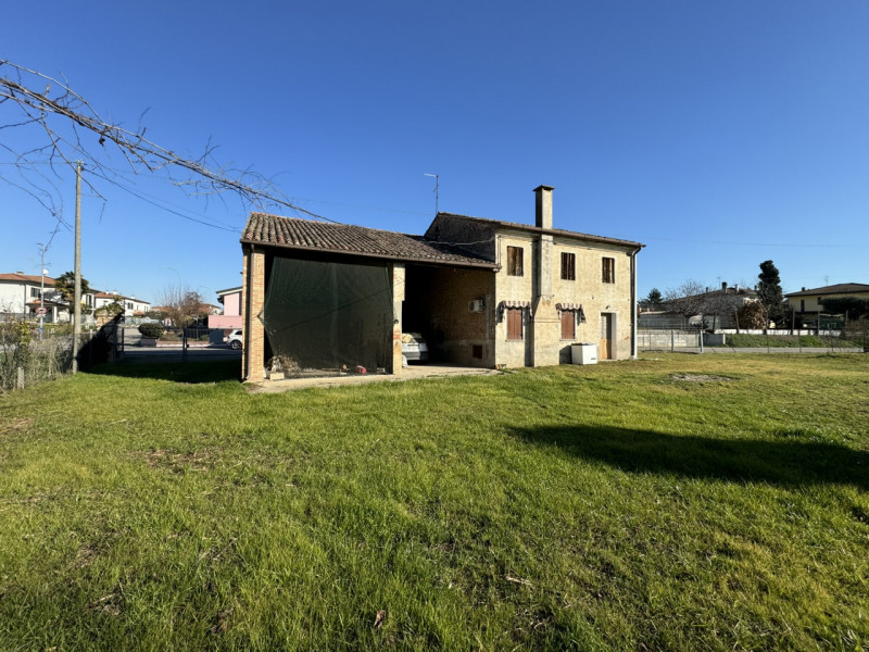 Casa quadrilocale in vendita a borgo-veneto - Casa quadrilocale in vendita a borgo-veneto