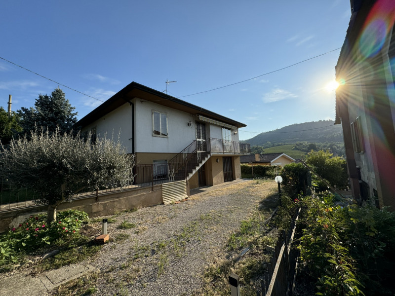 Casa quadrilocale in vendita a cinto-euganeo - Casa quadrilocale in vendita a cinto-euganeo
