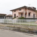 Villa indipendente plurilocale in vendita a Torrazza Coste