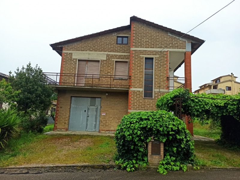 Casa quadrilocale in vendita a castiglione-del-lago - Casa quadrilocale in vendita a castiglione-del-lago