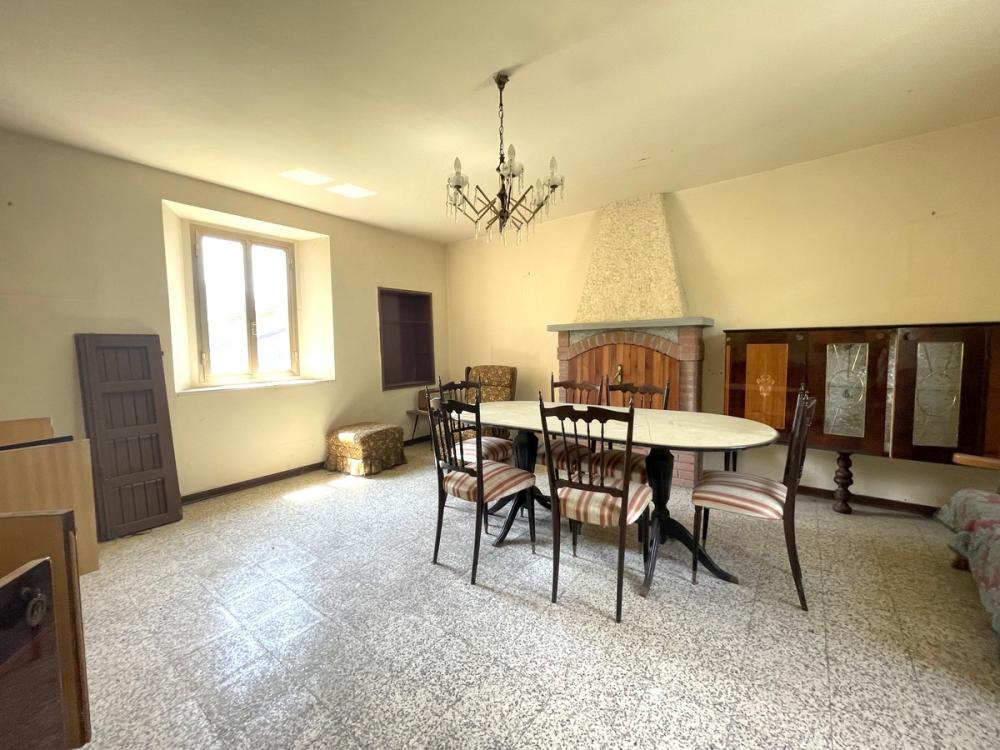 soggiorno - Casa plurilocale in vendita a Santa sofia