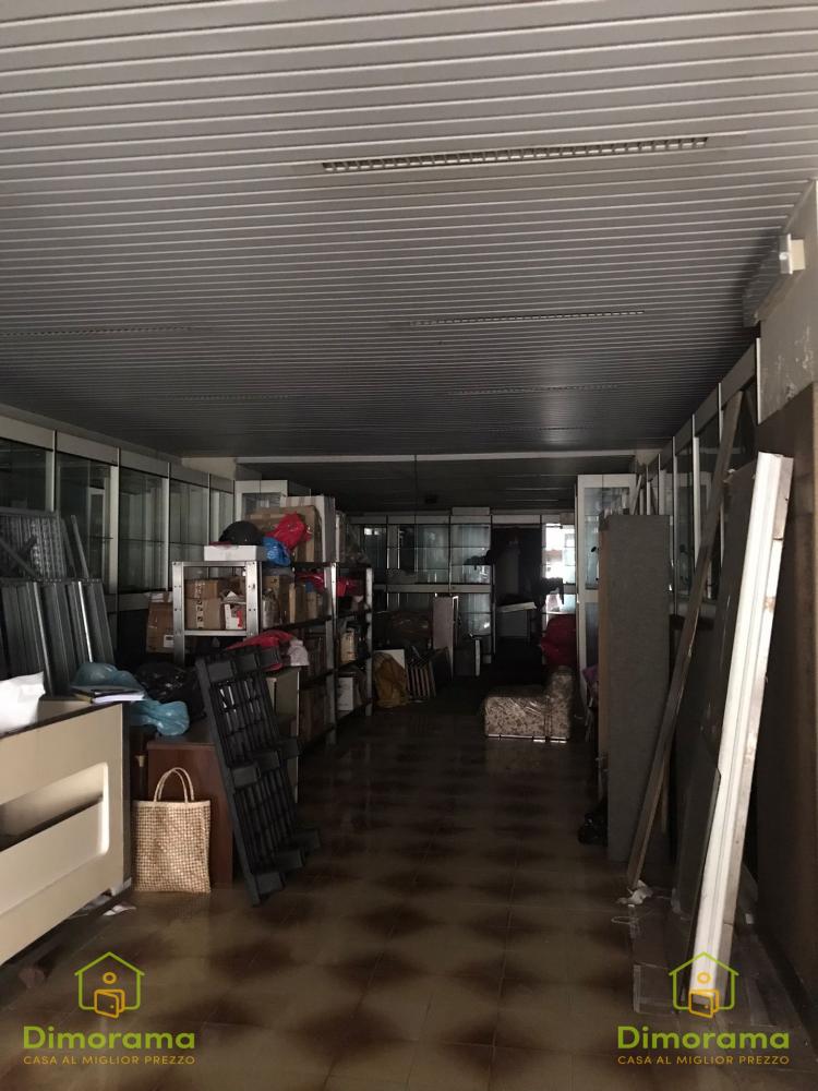 magazzino-laboratorio in vendita a Torre Annunziata
