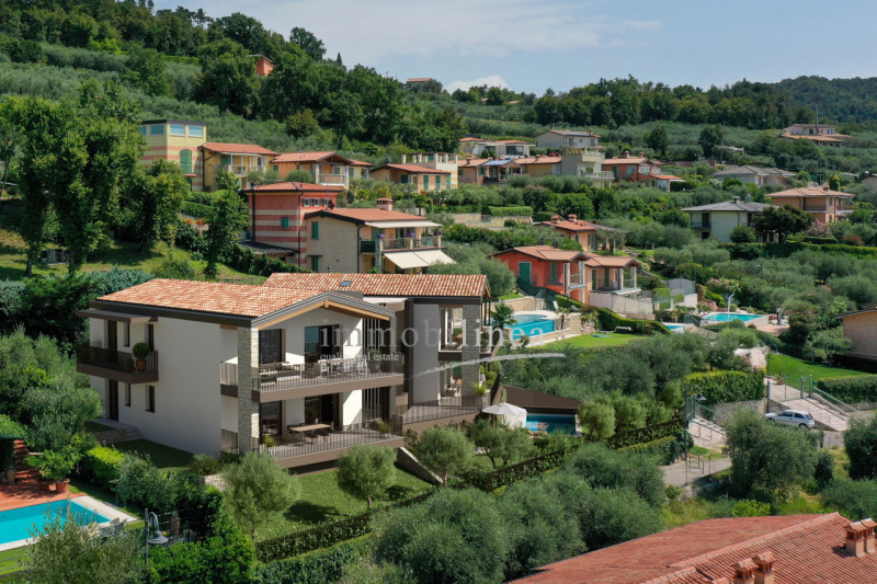 Appartamento quadrilocale in vendita a torri-del-benaco - Appartamento quadrilocale in vendita a torri-del-benaco