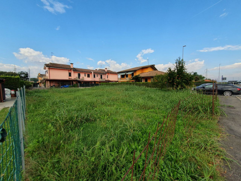 Terreno residenziale in vendita a anguillara-veneta - Terreno residenziale in vendita a anguillara-veneta