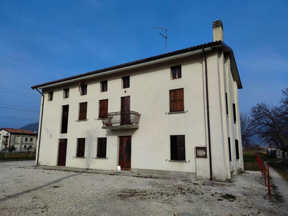 Esterno - Abitazione tipica tricamere in vendita a Gemona del Friuli