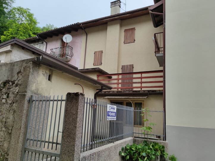 Abitazione tipica bicamere in vendita a Moggio Udinese - Abitazione tipica bicamere in vendita a Moggio Udinese